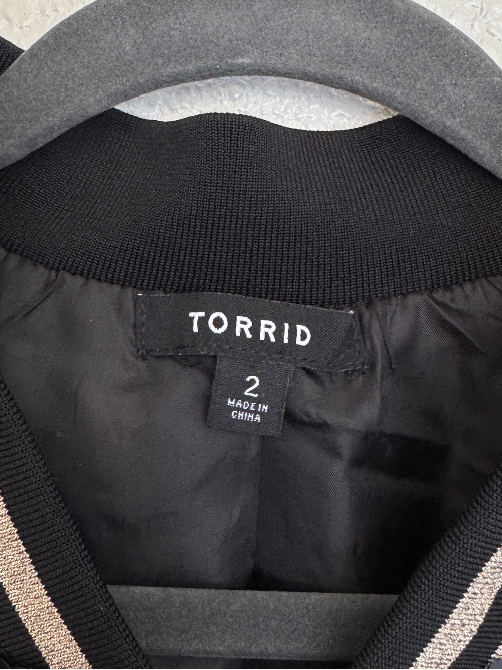 torrid Runway Collection 2x Metallic Gold and Black Sequin Bomber Jacket Party - Picture 7 of 8